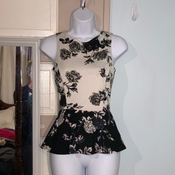 Peplum top - black and white flowers - Picture 1 of 2
